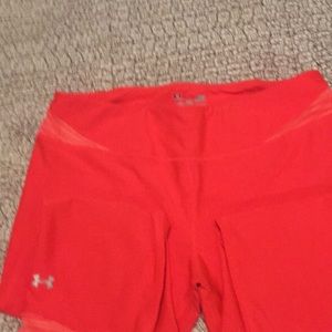 EUC Large Under Armour Athletic capris!